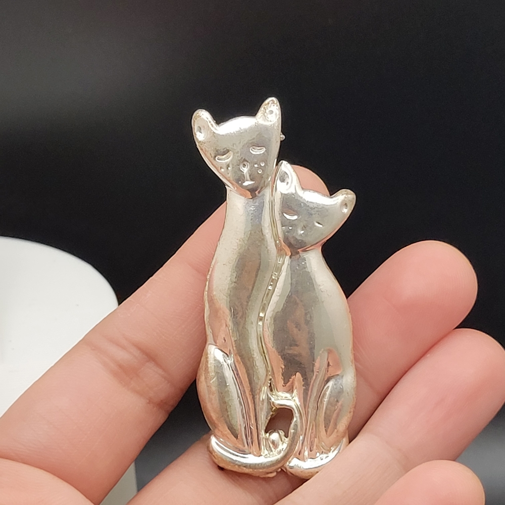 Two Sad Silver Tone Cats Brooch